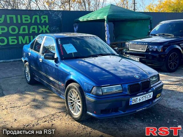 Синий БМВ 3 Серия, объемом двигателя 1.8 л и пробегом 211 тыс. км за 2400 $, фото 2 на Automoto.ua