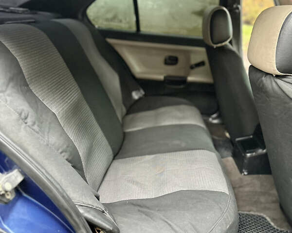 Синий БМВ 3 Серия, объемом двигателя 1.6 л и пробегом 265 тыс. км за 1750 $, фото 17 на Automoto.ua