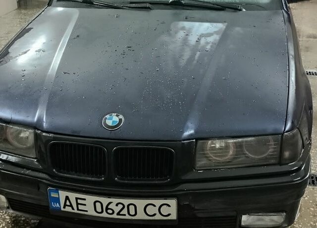 Синий БМВ 3 Серия, объемом двигателя 0 л и пробегом 280 тыс. км за 1584 $, фото 2 на Automoto.ua