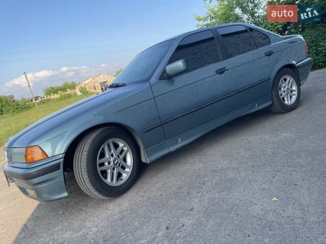 Синий БМВ 3 Серия, объемом двигателя 2 л и пробегом 333 тыс. км за 2999 $, фото 6 на Automoto.ua