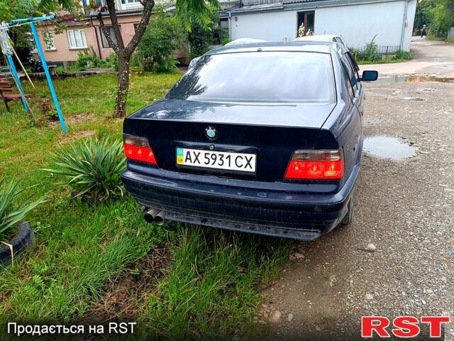 Синий БМВ 3 Серия, объемом двигателя 1.6 л и пробегом 372 тыс. км за 2200 $, фото 2 на Automoto.ua