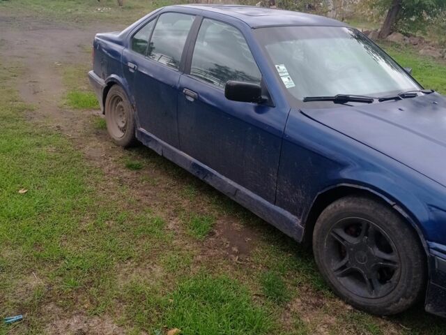 Синій БМВ 3 Серія, об'ємом двигуна 2.5 л та пробігом 300 тис. км за 1350 $, фото 2 на Automoto.ua