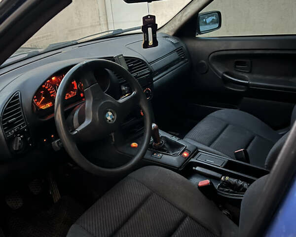 Синій БМВ 3 Серія, об'ємом двигуна 1.8 л та пробігом 285 тис. км за 2600 $, фото 8 на Automoto.ua