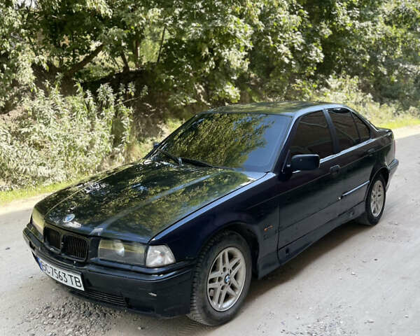 Синий БМВ 3 Серия, объемом двигателя 1.6 л и пробегом 250 тыс. км за 1950 $, фото 7 на Automoto.ua