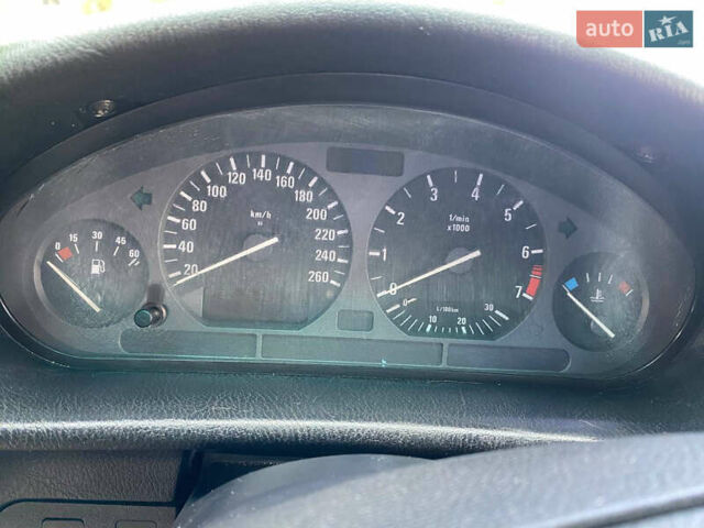 Синій БМВ 3 Серія, об'ємом двигуна 1.6 л та пробігом 374 тис. км за 2300 $, фото 17 на Automoto.ua