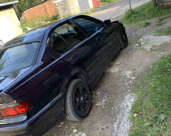 Синій БМВ 3 Серія, об'ємом двигуна 1.8 л та пробігом 333 тис. км за 3350 $, фото 6 на Automoto.ua