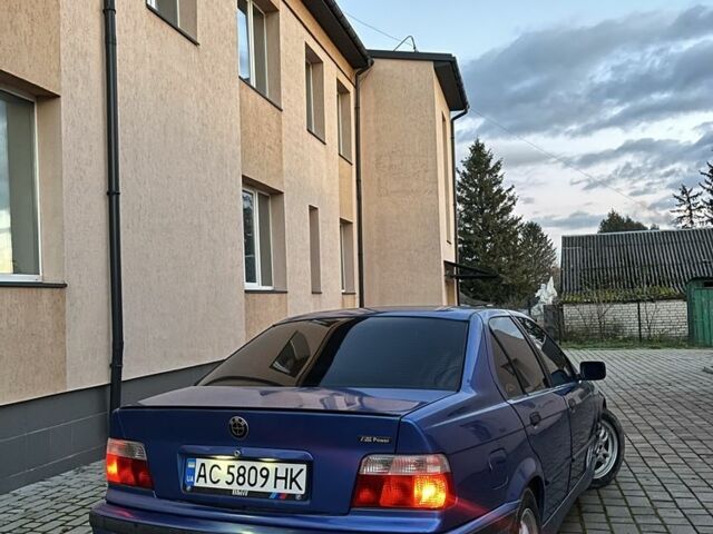 Синий БМВ 3 Серия, объемом двигателя 1.6 л и пробегом 285 тыс. км за 2600 $, фото 5 на Automoto.ua