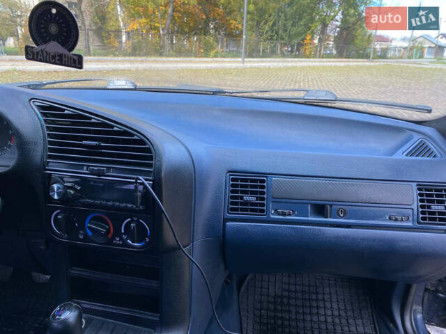 Синій БМВ 3 Серія, об'ємом двигуна 1.6 л та пробігом 374 тис. км за 2300 $, фото 26 на Automoto.ua