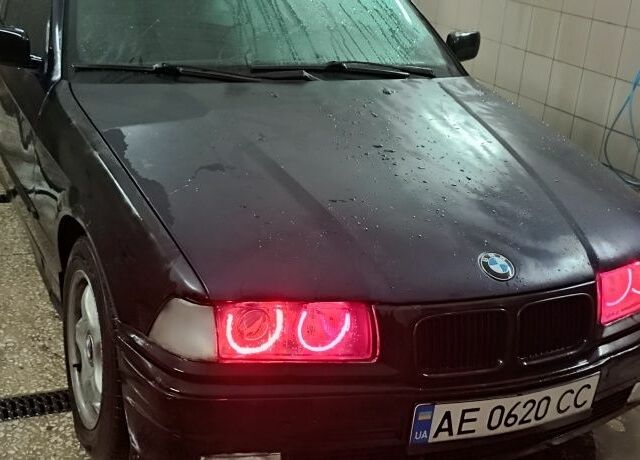 Синий БМВ 3 Серия, объемом двигателя 0 л и пробегом 280 тыс. км за 1584 $, фото 3 на Automoto.ua