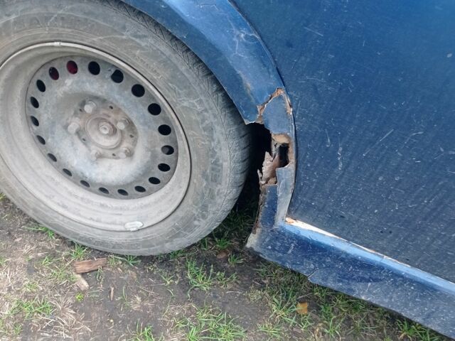 Синій БМВ 3 Серія, об'ємом двигуна 2.5 л та пробігом 300 тис. км за 1350 $, фото 3 на Automoto.ua