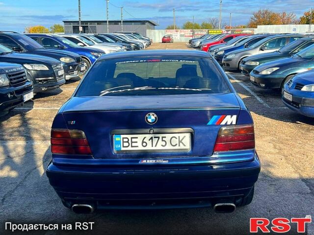 Синий БМВ 3 Серия, объемом двигателя 1.8 л и пробегом 211 тыс. км за 2400 $, фото 6 на Automoto.ua