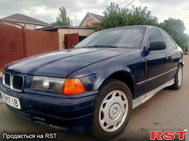 Синий БМВ 3 Серия, объемом двигателя 1.8 л и пробегом 202 тыс. км за 2500 $, фото 1 на Automoto.ua