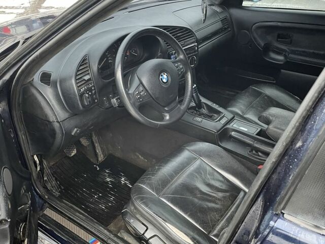 Синий БМВ 3 Серия, объемом двигателя 1.8 л и пробегом 40 тыс. км за 1600 $, фото 6 на Automoto.ua