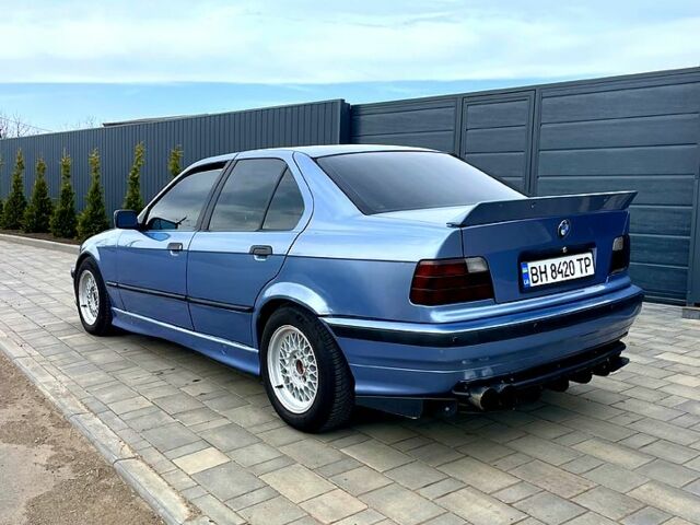 Синий БМВ 3 Серия, объемом двигателя 1.8 л и пробегом 280 тыс. км за 4000 $, фото 1 на Automoto.ua