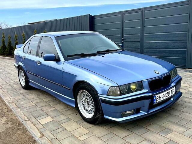 Синий БМВ 3 Серия, объемом двигателя 1.8 л и пробегом 280 тыс. км за 4000 $, фото 2 на Automoto.ua