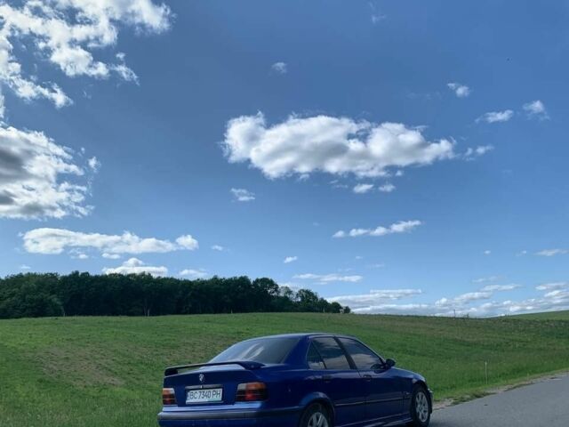 Синій БМВ 3 Серія, об'ємом двигуна 1.8 л та пробігом 1000 тис. км за 1700 $, фото 2 на Automoto.ua