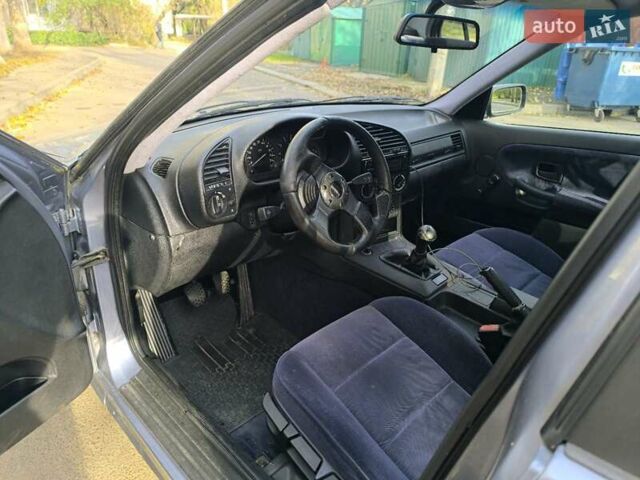 Синий БМВ 3 Серия, объемом двигателя 1.8 л и пробегом 240 тыс. км за 2800 $, фото 18 на Automoto.ua