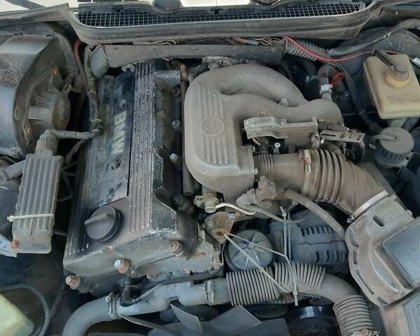 Синій БМВ 3 Серія, об'ємом двигуна 1.8 л та пробігом 357 тис. км за 3300 $, фото 13 на Automoto.ua