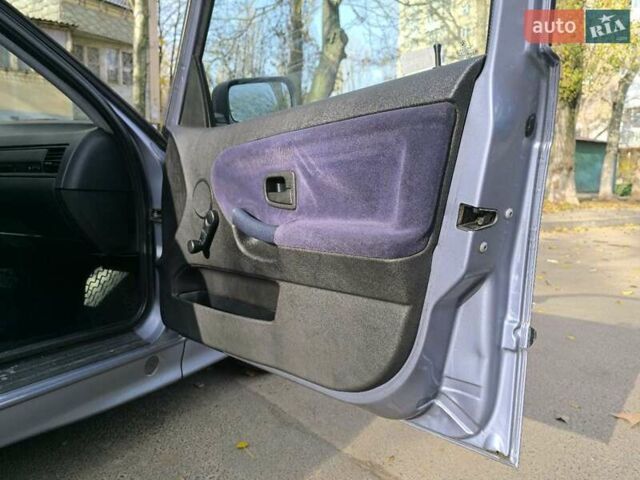 Синий БМВ 3 Серия, объемом двигателя 1.8 л и пробегом 240 тыс. км за 2800 $, фото 20 на Automoto.ua