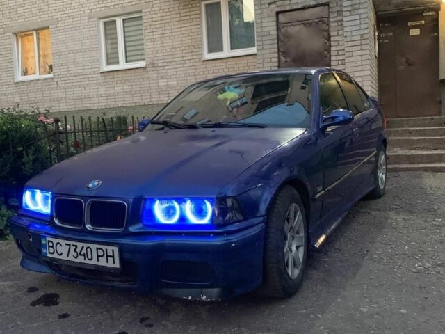 Синій БМВ 3 Серія, об'ємом двигуна 1.8 л та пробігом 1000 тис. км за 1700 $, фото 7 на Automoto.ua