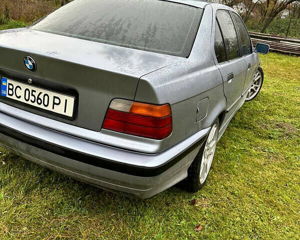 Синій БМВ 3 Серія, об'ємом двигуна 1.8 л та пробігом 600 тис. км за 3400 $, фото 2 на Automoto.ua