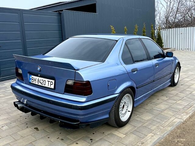 Синий БМВ 3 Серия, объемом двигателя 1.8 л и пробегом 280 тыс. км за 4000 $, фото 3 на Automoto.ua