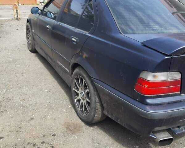 Синій БМВ 3 Серія, об'ємом двигуна 1.8 л та пробігом 357 тис. км за 3300 $, фото 3 на Automoto.ua