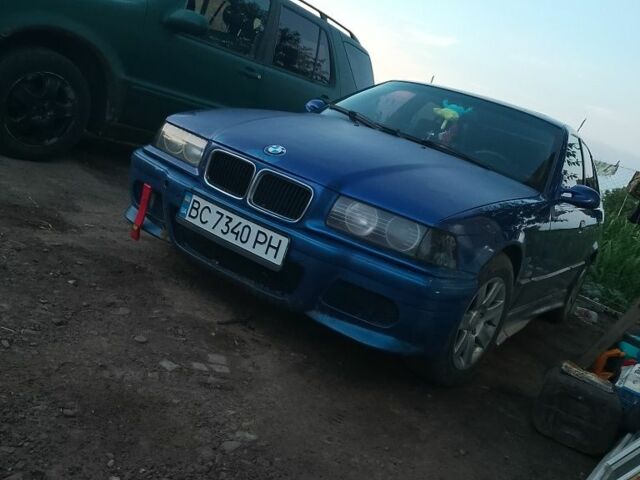 Синій БМВ 3 Серія, об'ємом двигуна 1.8 л та пробігом 1000 тис. км за 1700 $, фото 6 на Automoto.ua