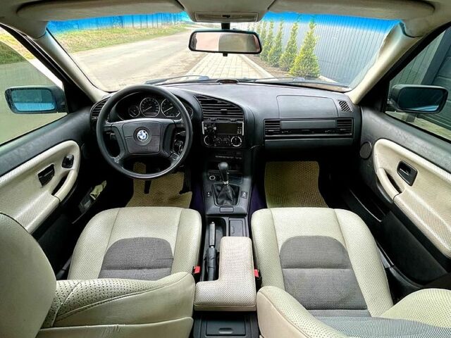 Синий БМВ 3 Серия, объемом двигателя 1.8 л и пробегом 280 тыс. км за 4000 $, фото 6 на Automoto.ua