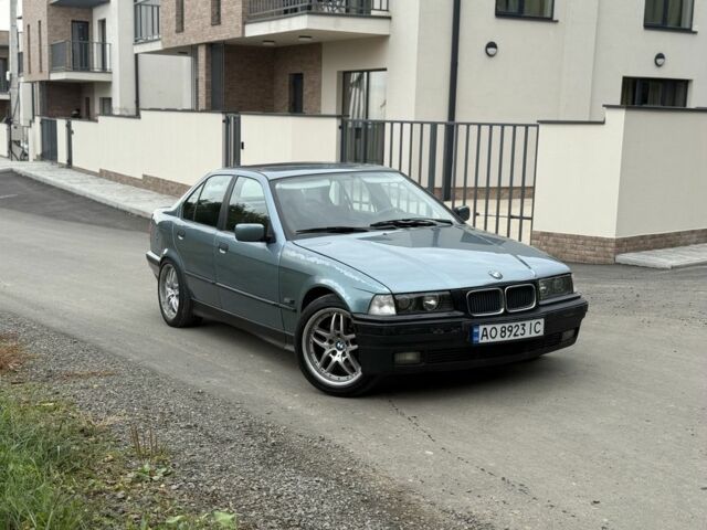 Синий БМВ 3 Серия, объемом двигателя 2 л и пробегом 280 тыс. км за 2500 $, фото 13 на Automoto.ua