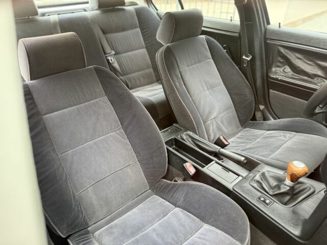 Синий БМВ 3 Серия, объемом двигателя 2 л и пробегом 280 тыс. км за 2500 $, фото 15 на Automoto.ua