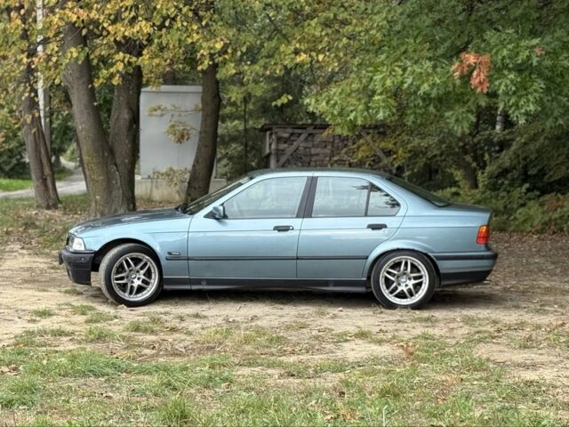 Синий БМВ 3 Серия, объемом двигателя 2 л и пробегом 280 тыс. км за 2500 $, фото 6 на Automoto.ua