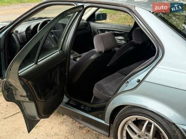 Синій БМВ 3 Серія, об'ємом двигуна 2 л та пробігом 280 тис. км за 2500 $, фото 3 на Automoto.ua