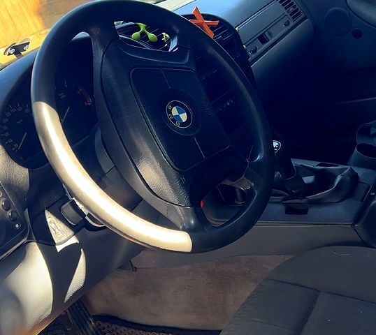 Синій БМВ 3 Серія, об'ємом двигуна 1.6 л та пробігом 336 тис. км за 2060 $, фото 5 на Automoto.ua