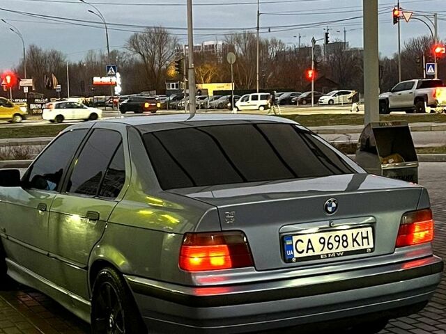 Синій БМВ 3 Серія, об'ємом двигуна 20 л та пробігом 320 тис. км за 3855 $, фото 2 на Automoto.ua