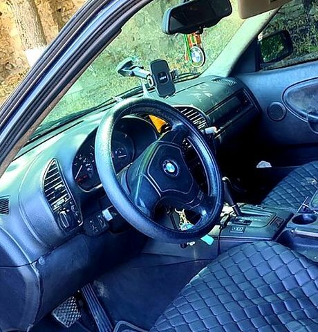 Синий БМВ 3 Серия, объемом двигателя 2 л и пробегом 0 тыс. км за 2600 $, фото 4 на Automoto.ua