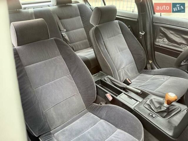 Синій БМВ 3 Серія, об'ємом двигуна 2 л та пробігом 280 тис. км за 2500 $, фото 14 на Automoto.ua