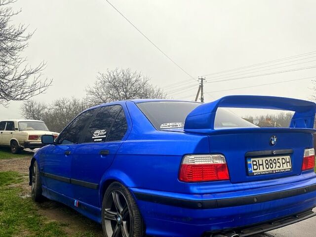 Синий БМВ 3 Серия, объемом двигателя 2.5 л и пробегом 0 тыс. км за 2600 $, фото 3 на Automoto.ua