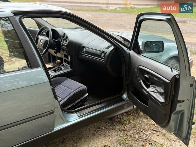 Синій БМВ 3 Серія, об'ємом двигуна 2 л та пробігом 280 тис. км за 2500 $, фото 2 на Automoto.ua