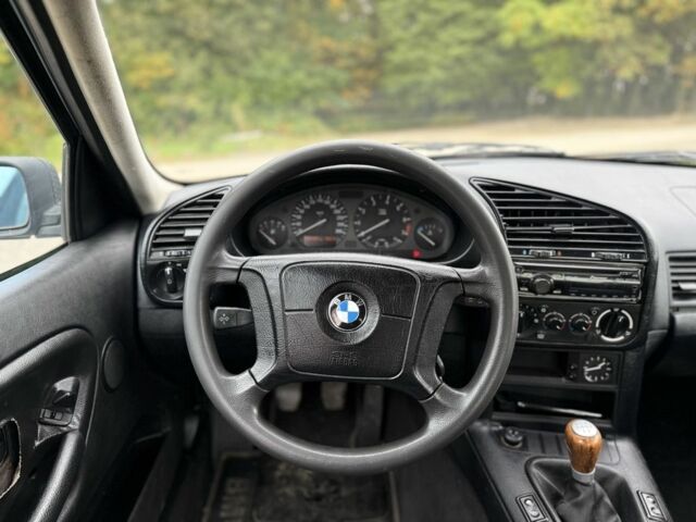 Синий БМВ 3 Серия, объемом двигателя 2 л и пробегом 280 тыс. км за 2500 $, фото 18 на Automoto.ua