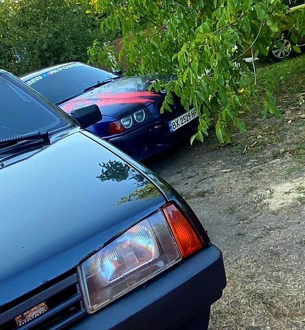 Синій БМВ 3 Серія, об'ємом двигуна 1.6 л та пробігом 336 тис. км за 2060 $, фото 6 на Automoto.ua