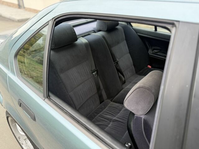 Синий БМВ 3 Серия, объемом двигателя 2 л и пробегом 280 тыс. км за 2500 $, фото 16 на Automoto.ua