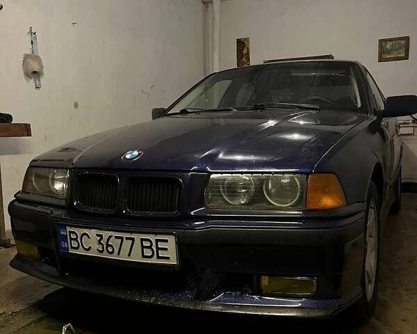 Синий БМВ 3 Серия, объемом двигателя 1.8 л и пробегом 361 тыс. км за 2999 $, фото 3 на Automoto.ua