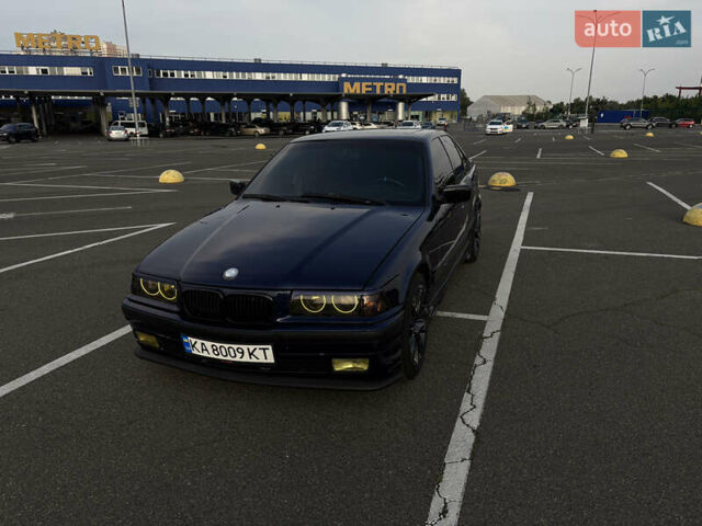 Синий БМВ 3 Серия, объемом двигателя 2 л и пробегом 322 тыс. км за 5000 $, фото 5 на Automoto.ua