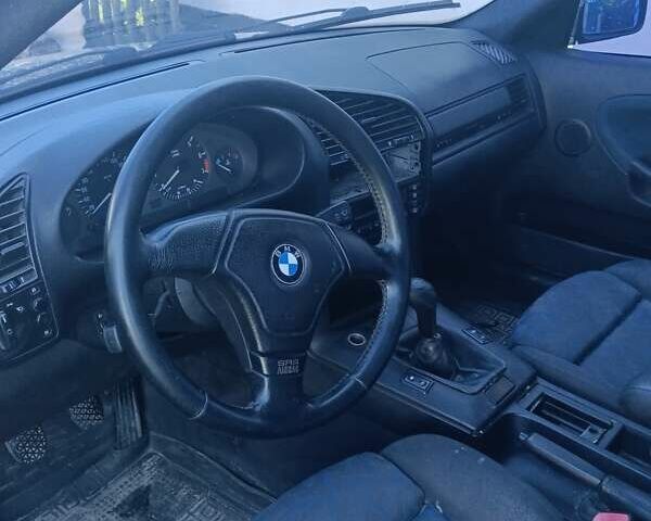 Синий БМВ 3 Серия, объемом двигателя 1.99 л и пробегом 350 тыс. км за 2300 $, фото 1 на Automoto.ua