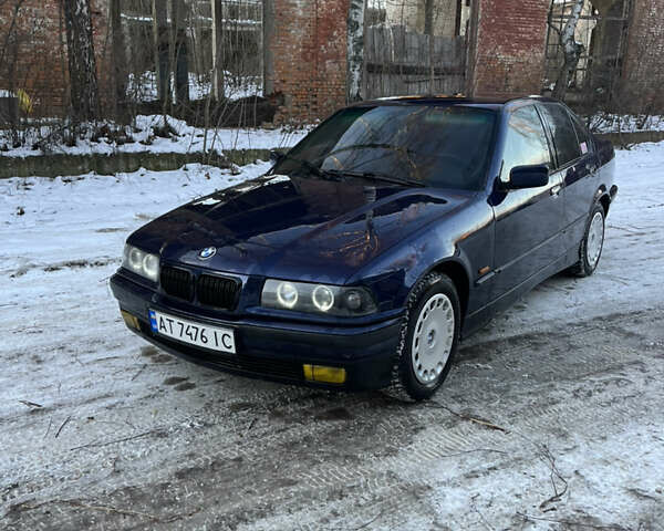 Синий БМВ 3 Серия, объемом двигателя 1.8 л и пробегом 375 тыс. км за 2650 $, фото 1 на Automoto.ua