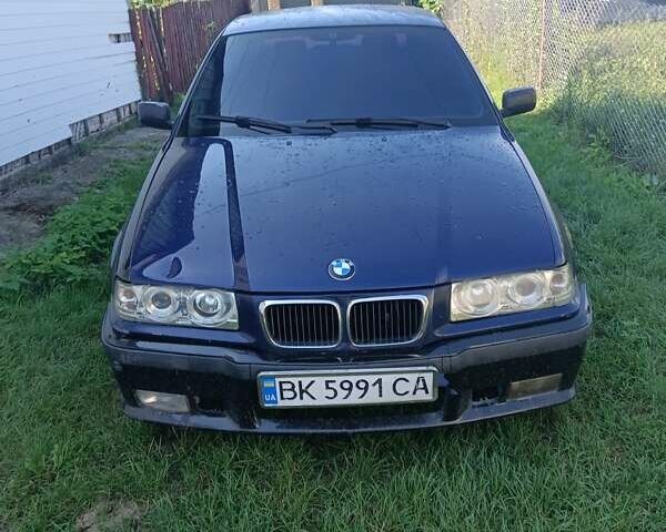 Синий БМВ 3 Серия, объемом двигателя 1.99 л и пробегом 350 тыс. км за 2300 $, фото 2 на Automoto.ua