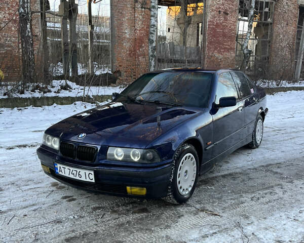 Синий БМВ 3 Серия, объемом двигателя 1.8 л и пробегом 375 тыс. км за 2650 $, фото 2 на Automoto.ua