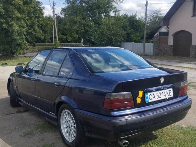 Синий БМВ 3 Серия, объемом двигателя 1.7 л и пробегом 70 тыс. км за 1700 $, фото 1 на Automoto.ua