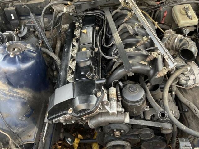 Синий БМВ 3 Серия, объемом двигателя 2 л и пробегом 300 тыс. км за 550 $, фото 5 на Automoto.ua